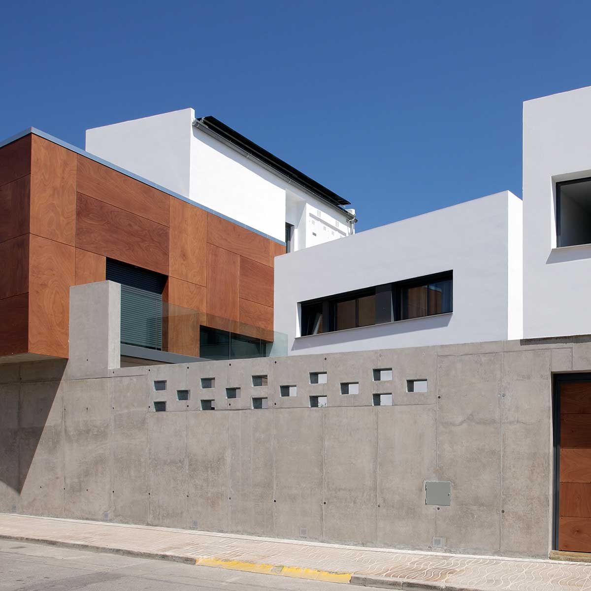 Vivienda contemporánea NZEB en Valencia